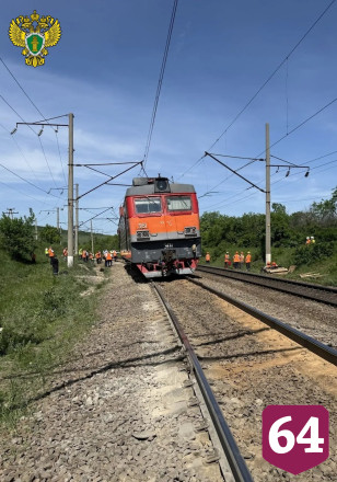 Прокуратура заинтересовалась сходом с рельсов локомотива поезда под Саратовом