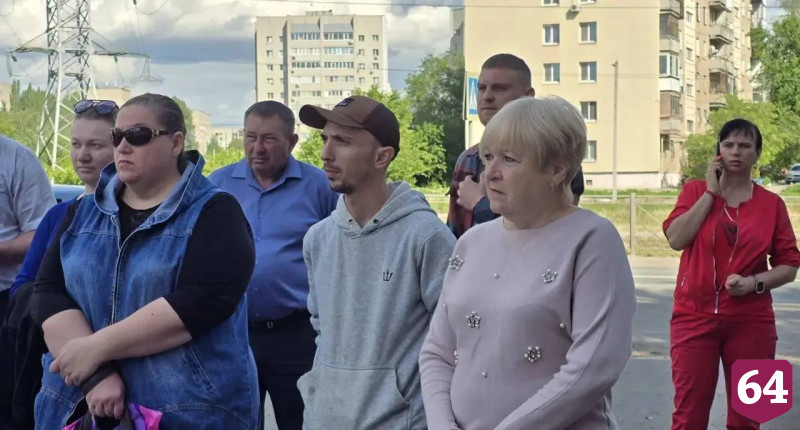 В Энгельсе продолжат осушать затопленные из-за обрушения коллектора подвалы